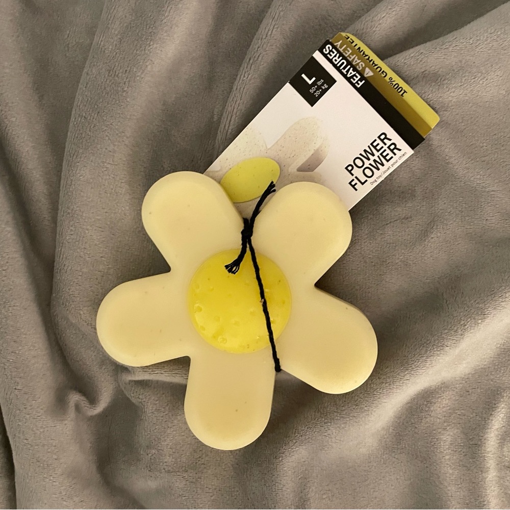 Bark Box Super Chewer ’flower power’ nylon dog toy NWT